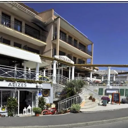 Sea View Cottage: Equipped For 4 With Pool, A/c, Wi-fi & Bikes Apartment