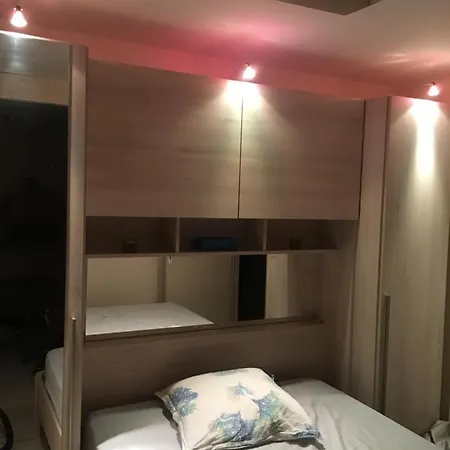 Vue Au Loin Maisonnette Equipee Pour 4 Personnes Avec Piscine Clim Wifi Velos Tv Barbecues アパート キャバレール・シュル・メール