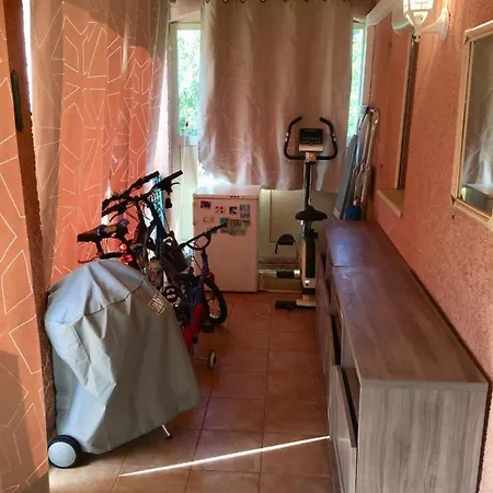 Apartment Sea View Cottage: Equipped For 4 With Pool, A/c, Wi-fi & Bikes