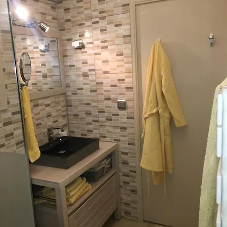 Sea View Cottage: Equipped For 4 With Pool, A/c, Wi-fi & Bikes Cavalaire-sur-Mer